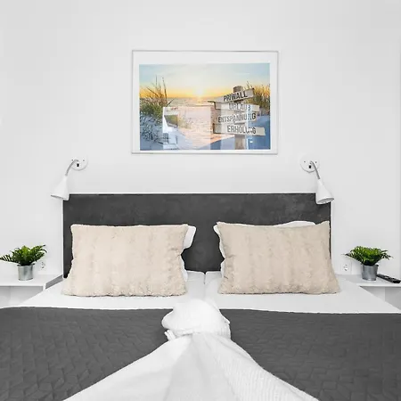 Pier 23 Priwall Travemuende